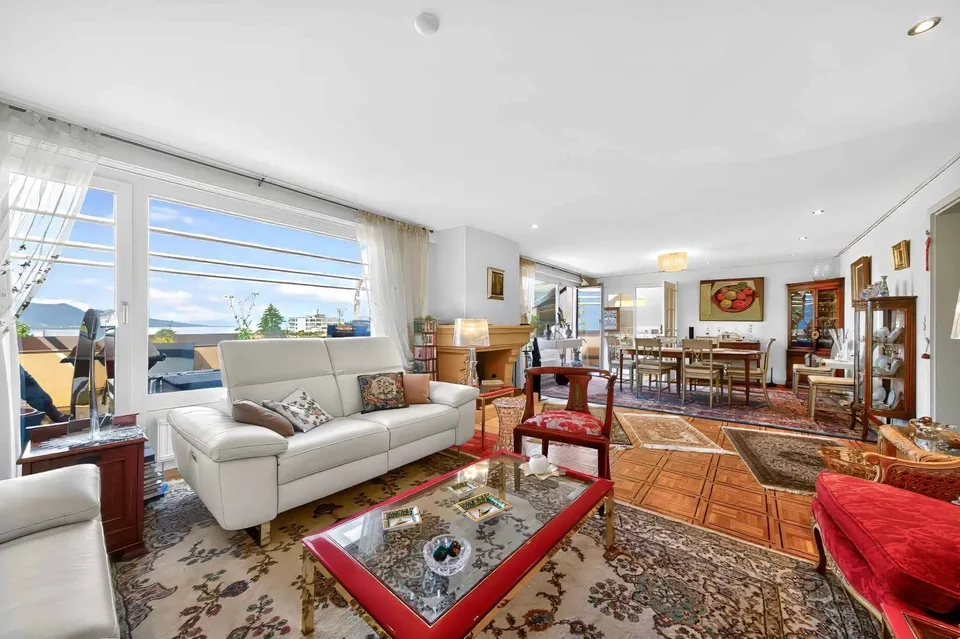 Top floor - 6 rooms with private elevator and large terrace