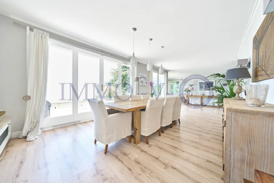 EXCLUSIVE WITH SWIMMING POOL AND PANORAMIC VIEW