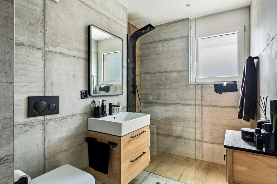 COLPO DI fulmine ASSICURATO - L'ARTE DI VIVERE IN ATTICA