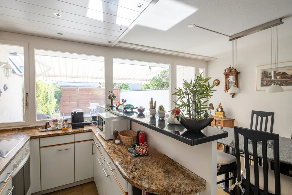 Charming 5½-room row house in Therwil for sale