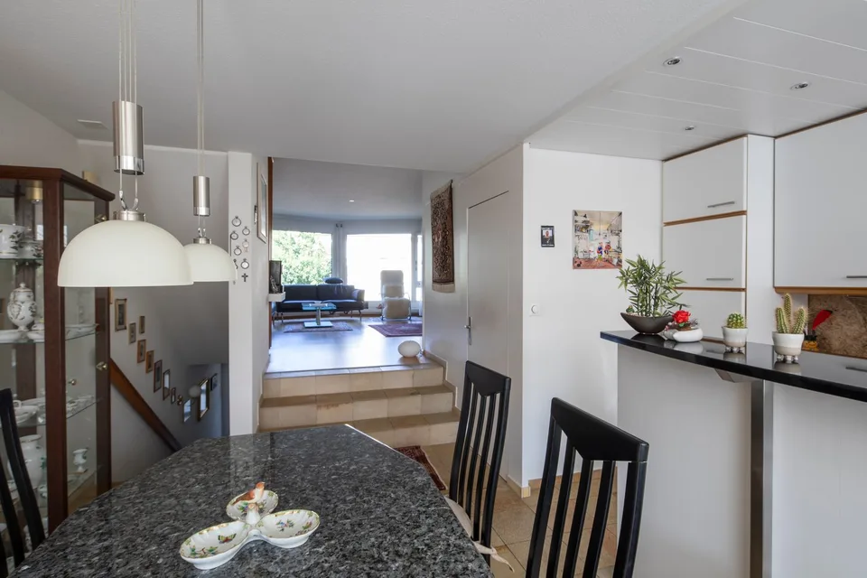 Charming 5½-room row house in Therwil for sale