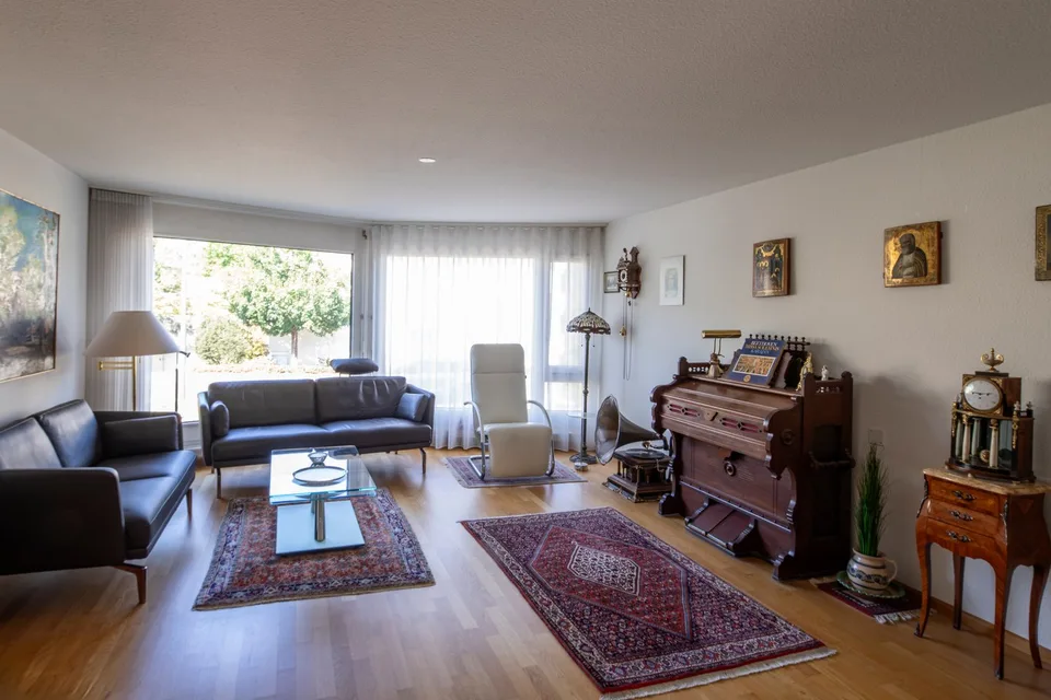 Charming 5½-room row house in Therwil for sale