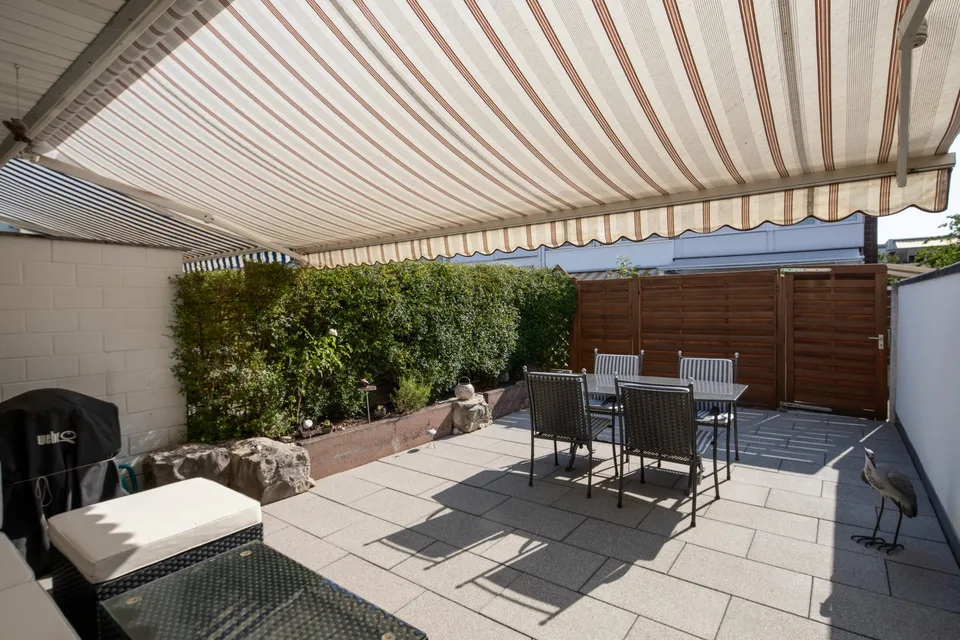 Charming 5½-room row house in Therwil for sale