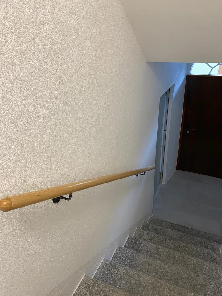 Elegante casa indipendente 5 locali con balcone ristrutturata, Riviera