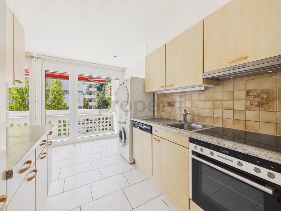 Appartement de 3,5 pièces rénové avec balcon, Spreitenbach