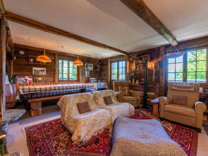 Typisches Chalet mit atemberaubendem Blick