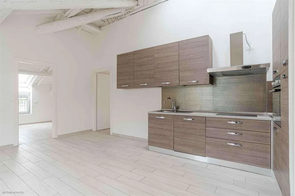 BALERNA | KOMPLETT SANIERTE PALAZZINA - HERVORRAGENDE GELEGENHEIT