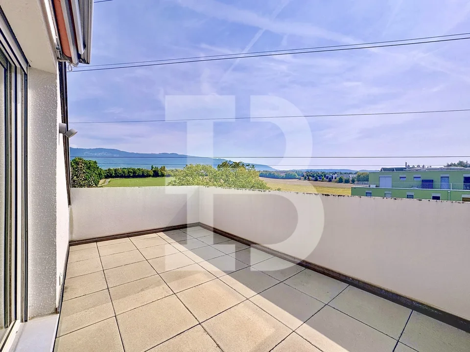 Charming 3.5-room attic apartment with 1 bedroom - 1 mezzanine - 2 terraces