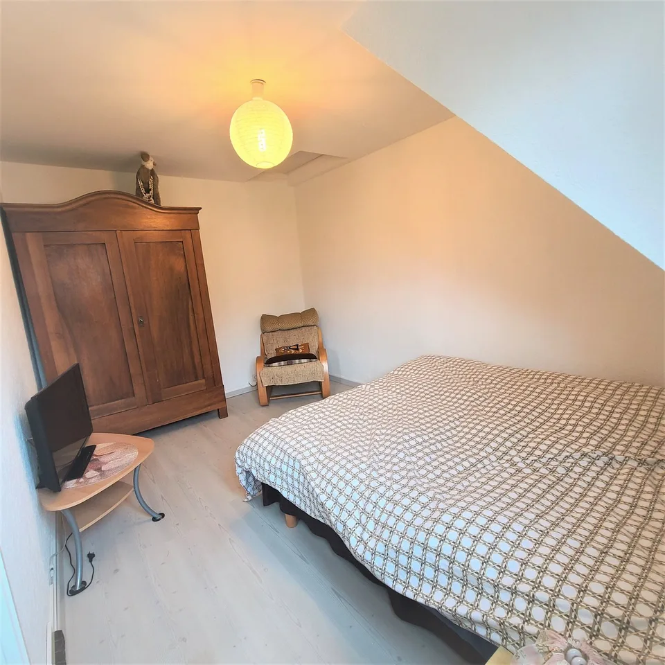 Ideal neighborhood, semi-detached house with 6 rooms and 108 m²
