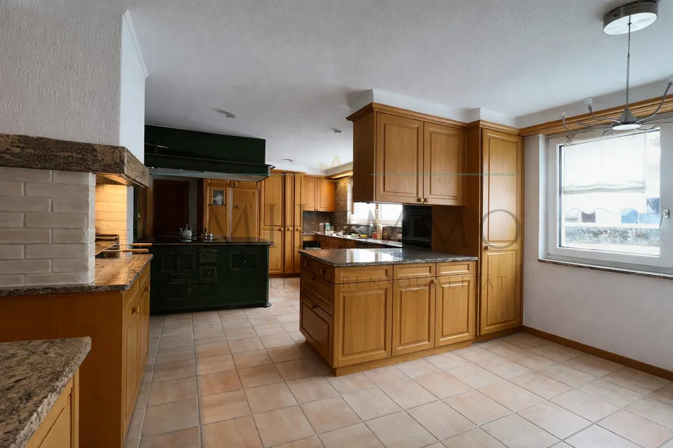Apartment building with 4.93% return without rent adjustment