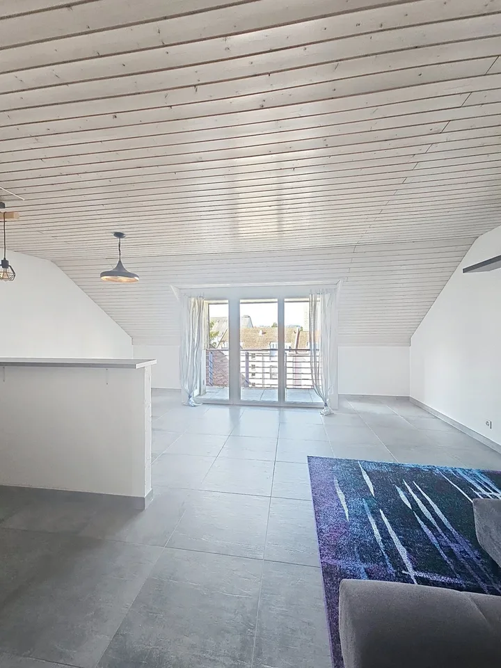 City center - Charming 3.5-room apartment on the top floor