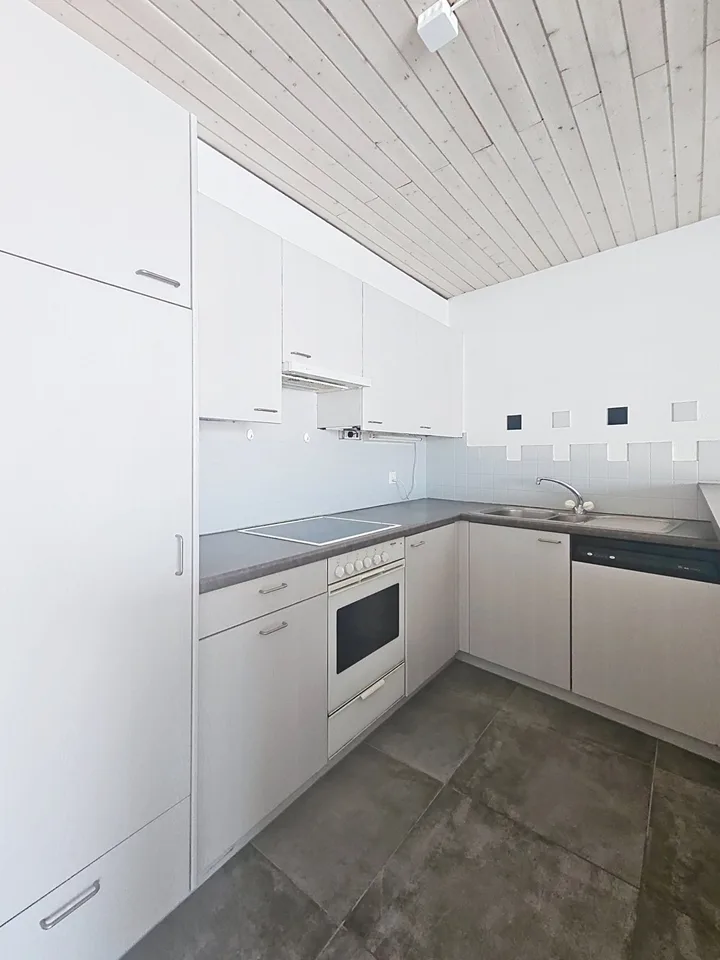 City center - Charming 3.5-room apartment on the top floor