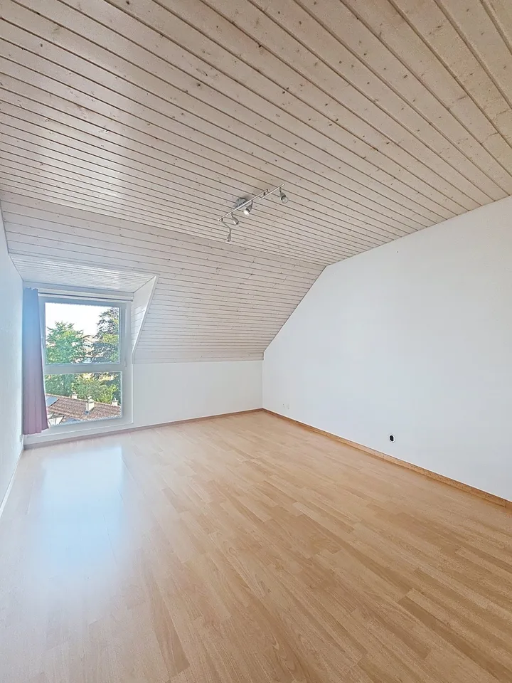 City center - Charming 3.5-room apartment on the top floor