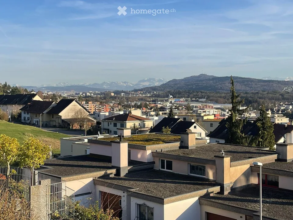 Incantevole appartamento di 3,5 locali con una meravigliosa vista sulla valle del Limmattal