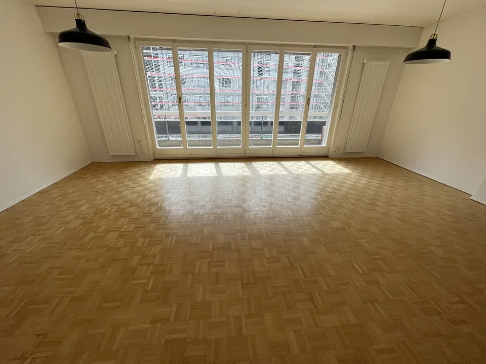 Appartement de 3.5 pièces avec balcon en plein centre de Fribourg
