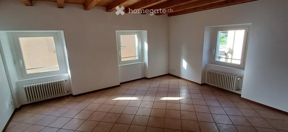 Appartement spacieux de 3,5 pièces à louer à Rodi