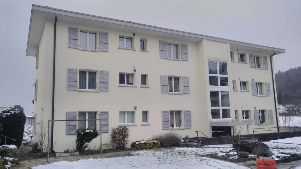 sanierte 2 1/2-Zimmerwohnung im 2. Stock rechts