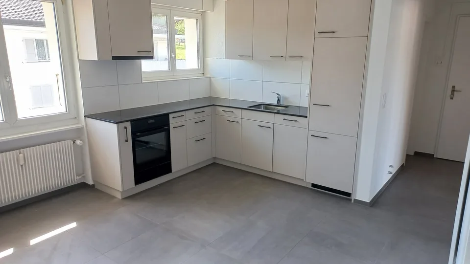 sanierte 2 1/2-Zimmerwohnung im 2. Stock rechts