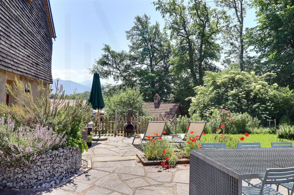 An exceptional property - a rare art of living, between heritage and preserved nature