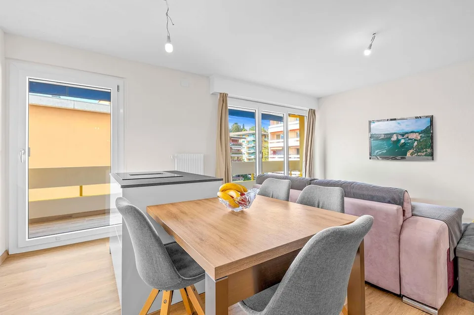 Charmantes 3.5-Zimmer-Wohnung mit Balkon und Seeblick