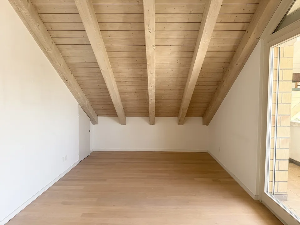 Charmante Dachwohnung an stadtnaher und sonniger Lage!