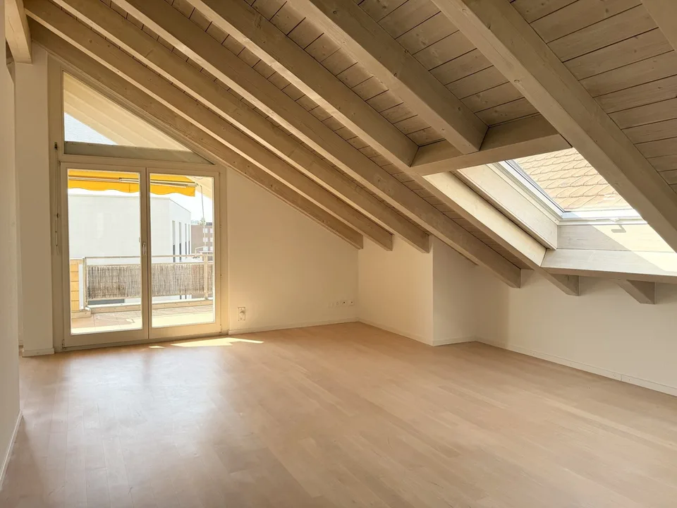 Charmante Dachwohnung an stadtnaher und sonniger Lage!