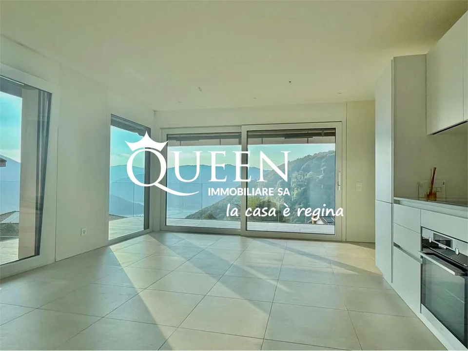 Rovio: penthouse 2.5 pièces, 85 m², terrasse, jardin, vue sur le lac