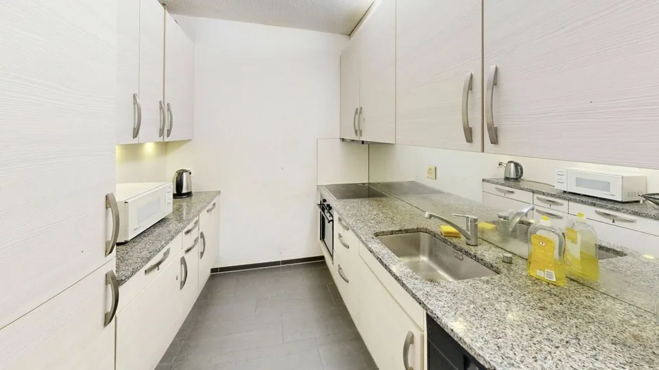 Over CHF 2,000.- monthly net cash flow: Fully rented 4½-room apartment with 5% gross return (building right)