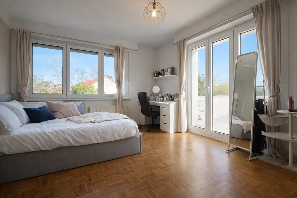 Elegantes Familienhaus mit großem, ebenerdigen Garten und großem Potenzial in Founex