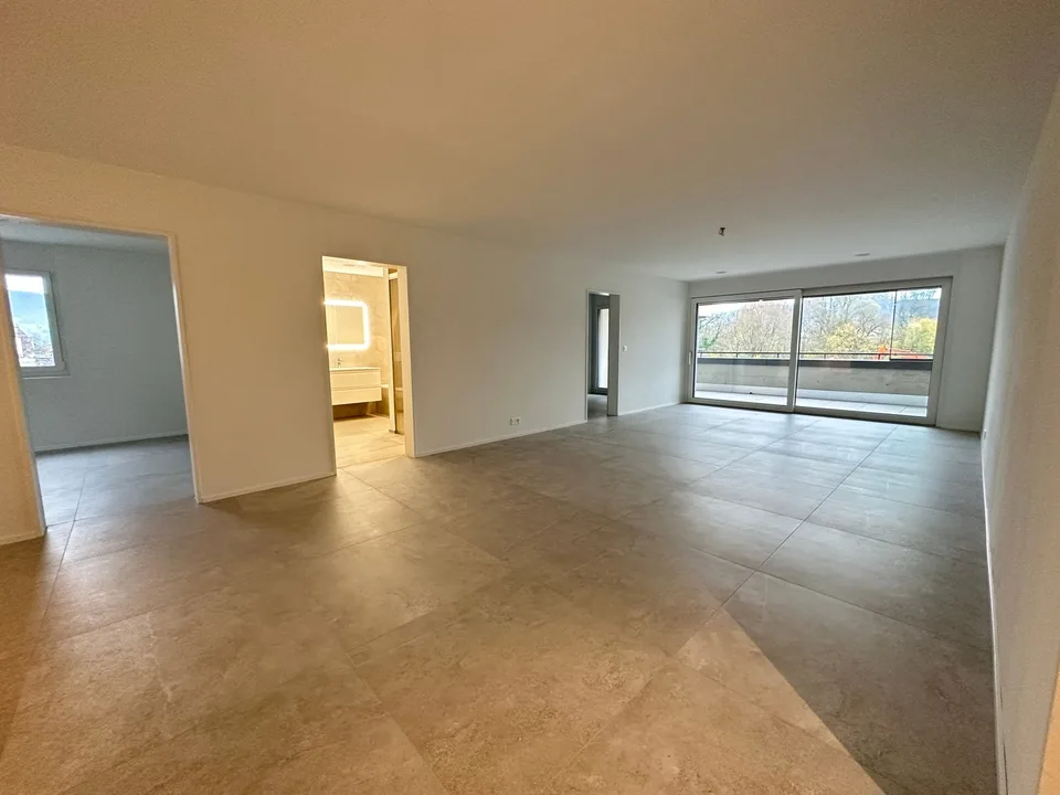 Vivere in modo moderno a Zwingen – Appartamento nuovo di 4.5 locali di alta qualità con balcone