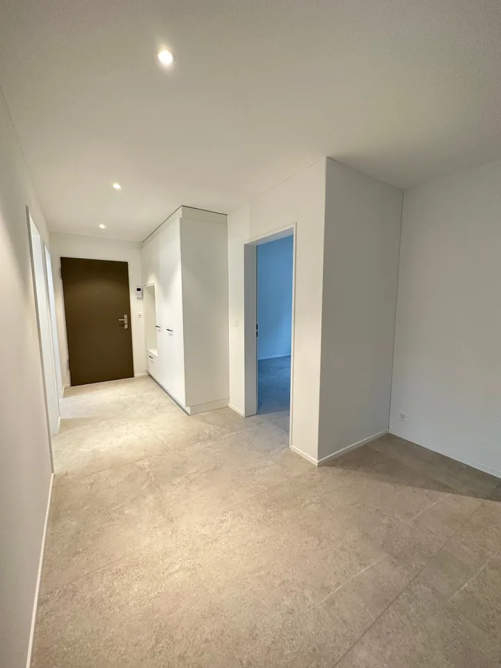 Vivere in modo moderno a Zwingen – Appartamento nuovo di 4.5 locali di alta qualità con balcone