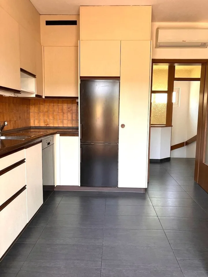 Detached single-family house with 6.5 rooms and garden in Biasca