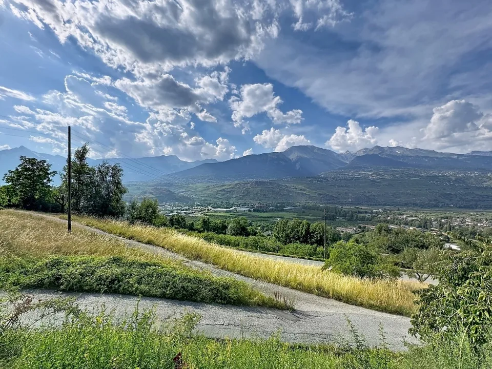 Sion, Villa mit 5.5 Zimmern von 197m2 in den Höhen von Bramois, inmitten der Natur, Garage, überdacht