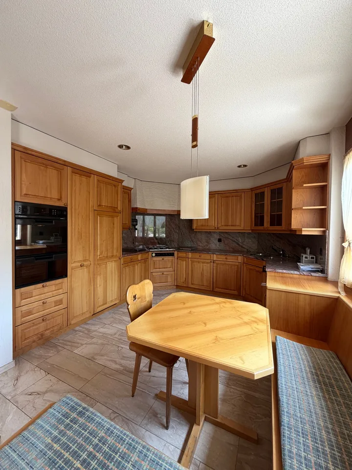 Grosszügiges 4½-Zimmer-Einfamilienhaus mit separater 1½-Zimmer-Einliegerwohnung