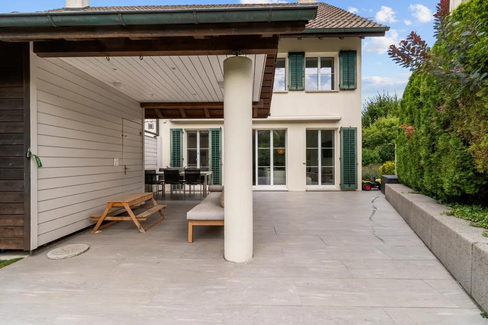 Ihr modernes Familienhaus mit Garten