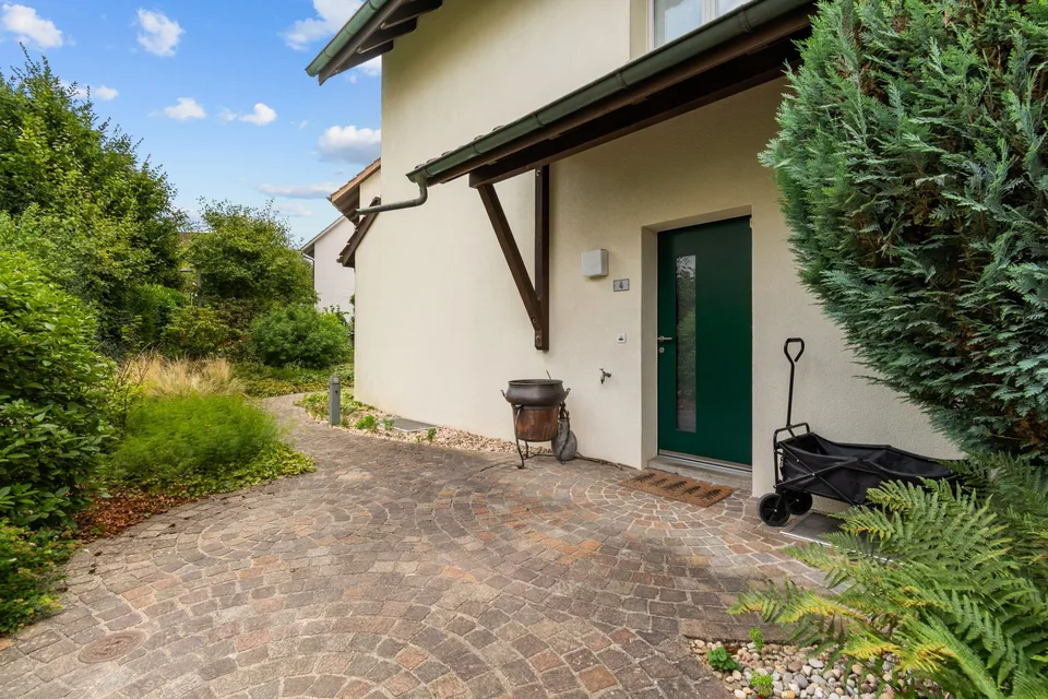 Ihr modernes Familienhaus mit Garten