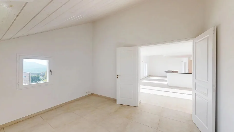 FOR RENT - Atypical Apartment - Surprising Volumes - Proximity to Léman Express
