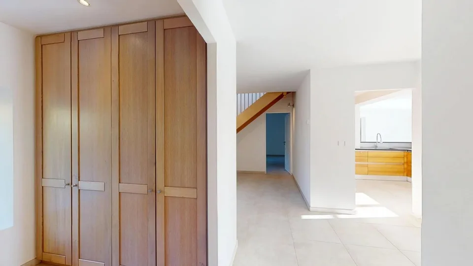 FOR RENT - Atypical Apartment - Surprising Volumes - Proximity to Léman Express