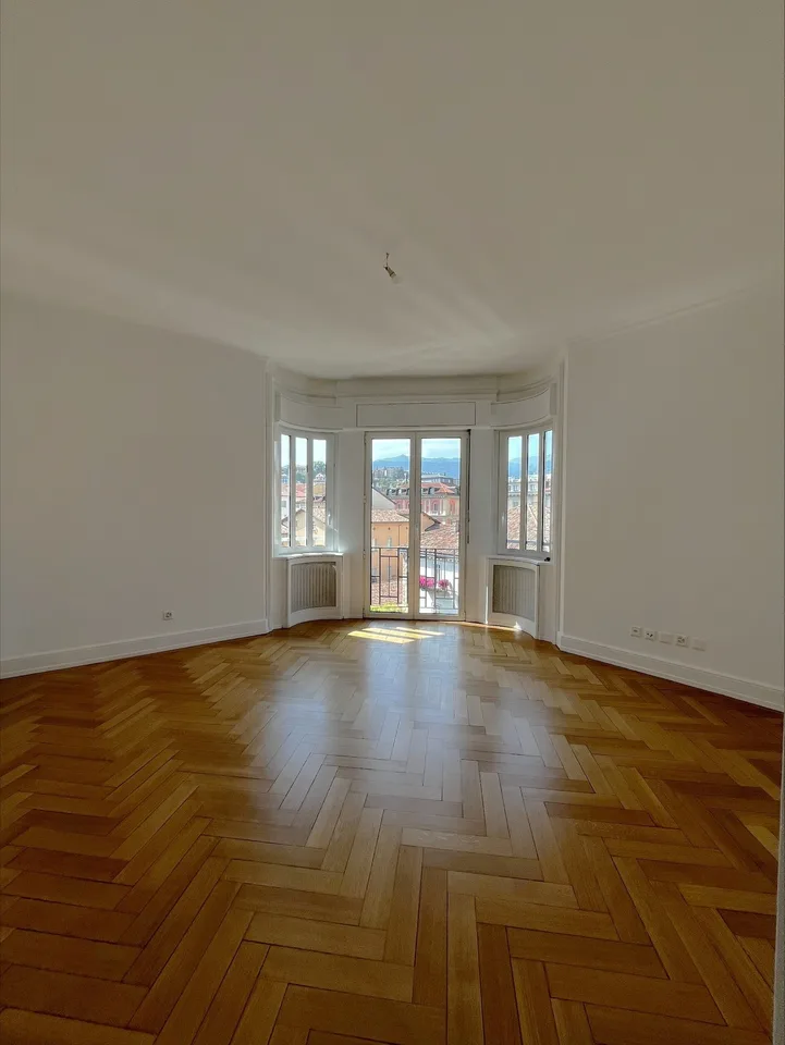 Büro mit Charme, gerade renoviert, im Palazzo Gargantini