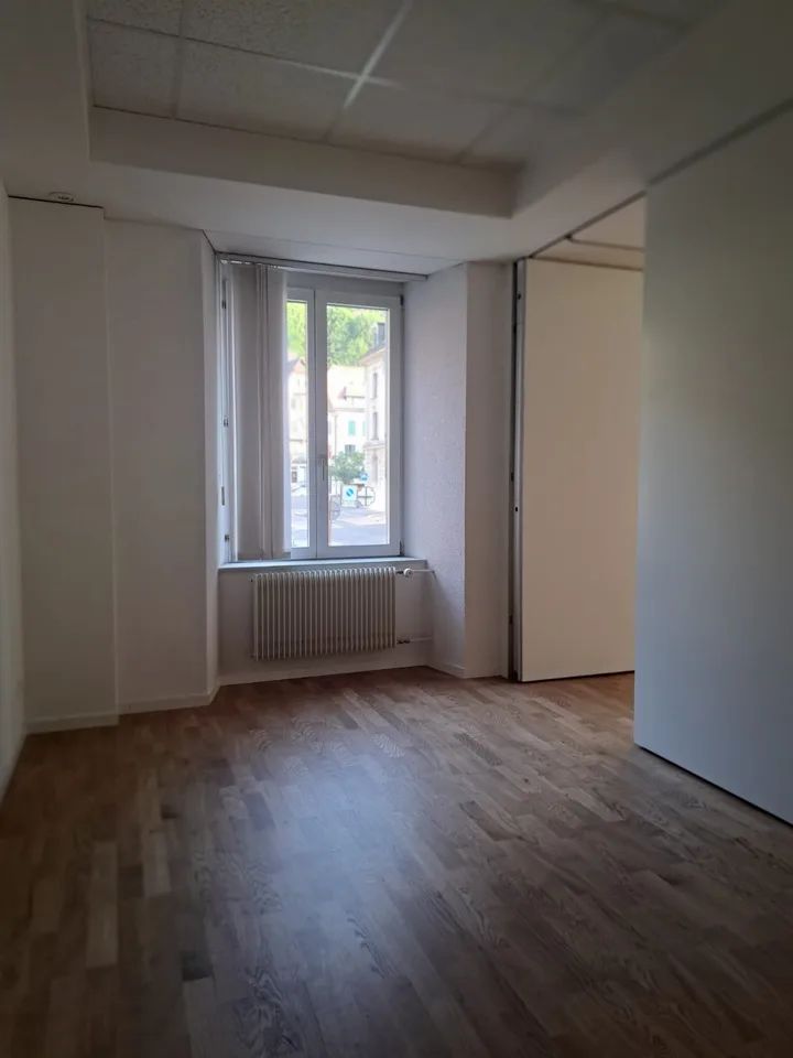 Schönes 4-Zimmer-Apartment im erhöhten Erdgeschoss in Le Locle