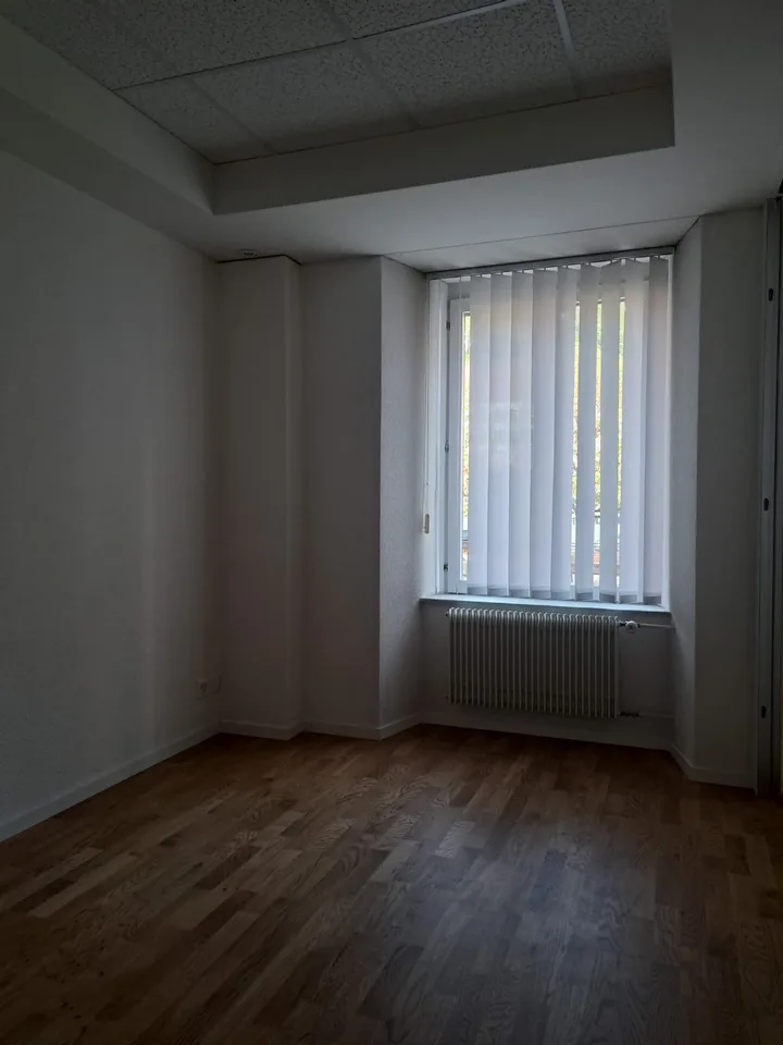 Schönes 4-Zimmer-Apartment im erhöhten Erdgeschoss in Le Locle
