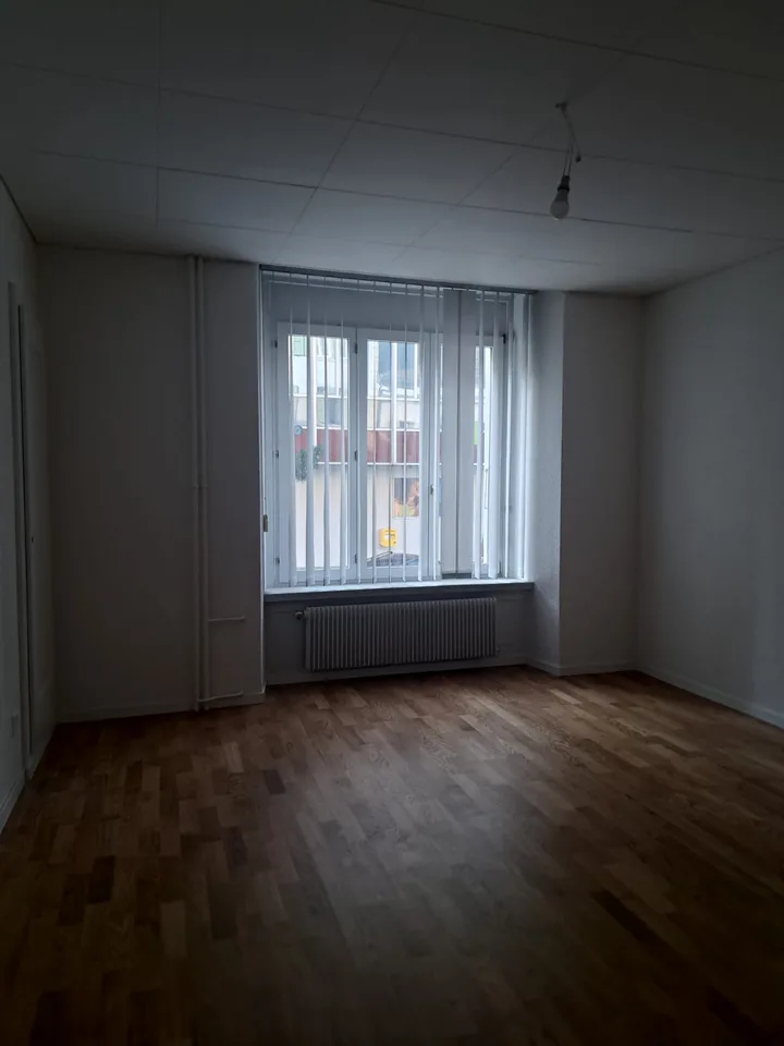 Schönes 4-Zimmer-Apartment im erhöhten Erdgeschoss in Le Locle