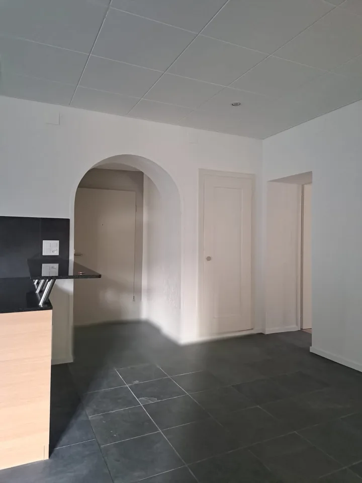 Schönes 4-Zimmer-Apartment im erhöhten Erdgeschoss in Le Locle