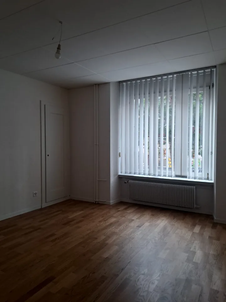 Schönes 4-Zimmer-Apartment im erhöhten Erdgeschoss in Le Locle
