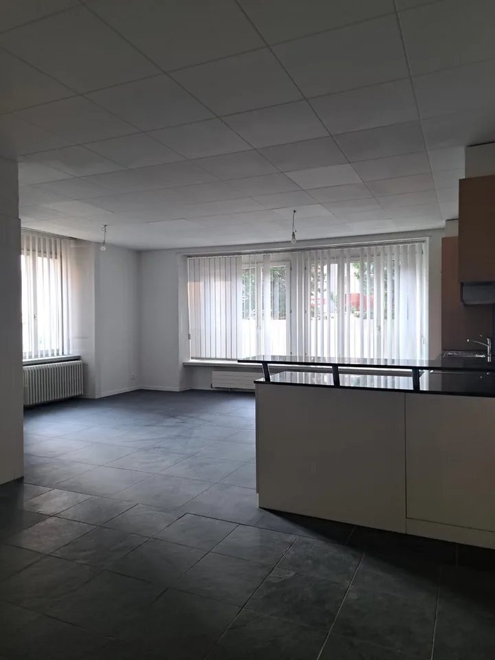 Schönes 4-Zimmer-Apartment im erhöhten Erdgeschoss in Le Locle