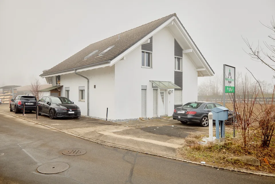PROPRIÉTÉ DIVERSE: EXCLUSIVE POUR USAGE COMMERCIAL