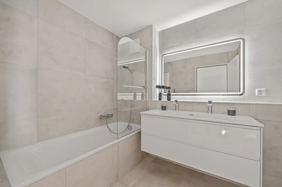 Beautiful semi-detached house with 5.5 rooms - Located 5 minutes walk from amenities and transport