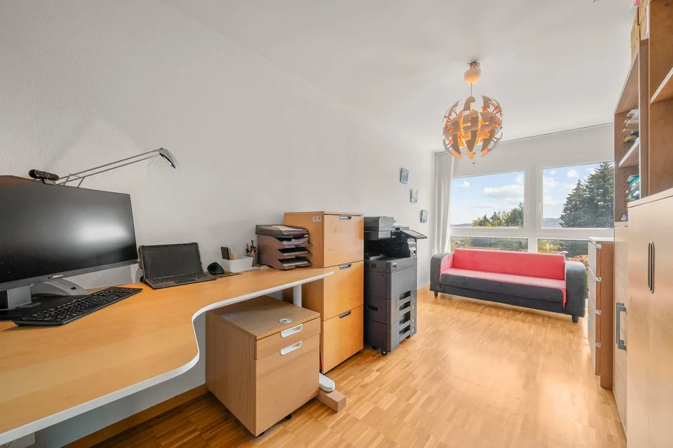 Beautiful semi-detached house with 5.5 rooms - Located 5 minutes walk from amenities and transport