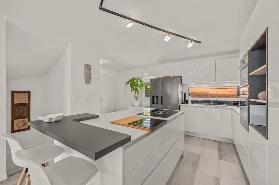 Beautiful semi-detached house with 5.5 rooms - Located 5 minutes walk from amenities and transport
