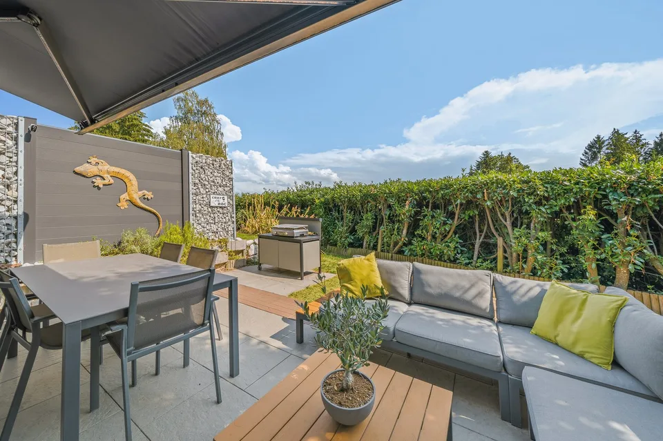 Superbe maison contiguë d'angle de 5,5 pièces - Située à 5min à pied des commodités et transports